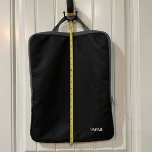 Bagail compression packing cubes. Black with gray trim.